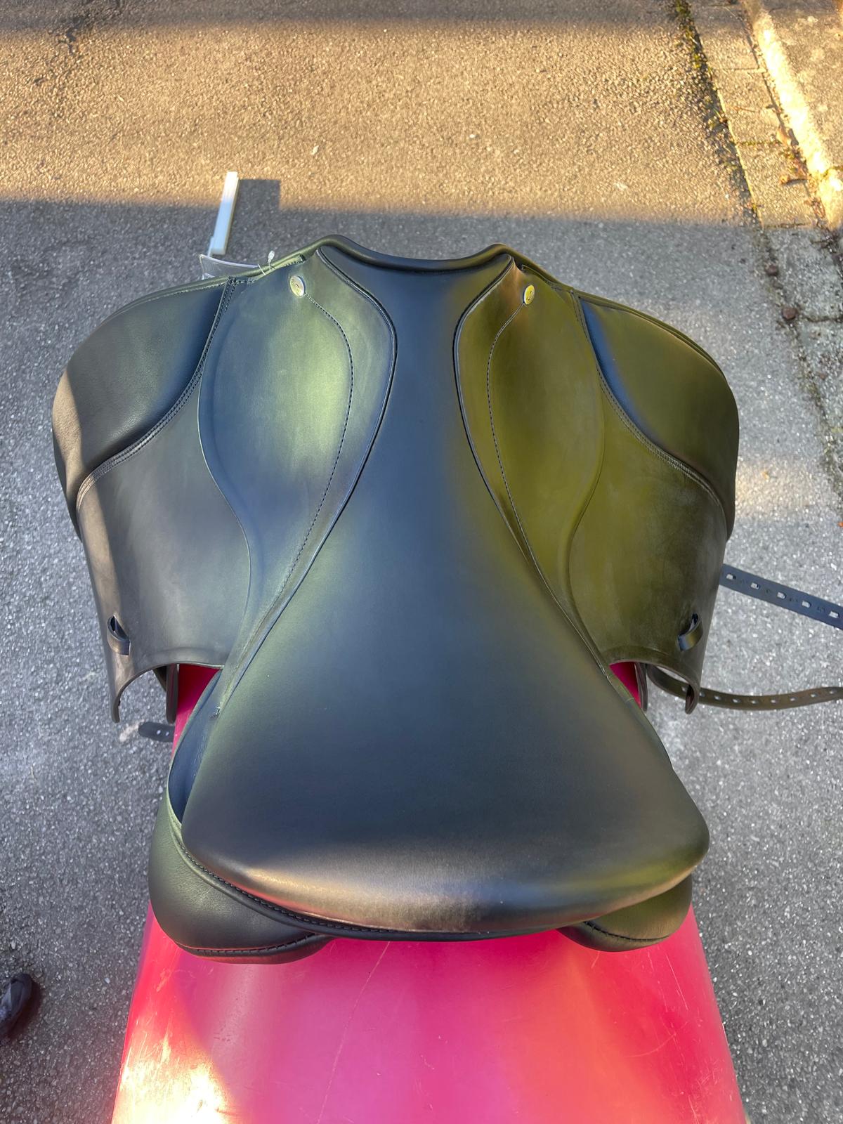 Kentaur Ithaka 17,5" schwarz Dressursattel  [NEU], Pferdesattel Shop