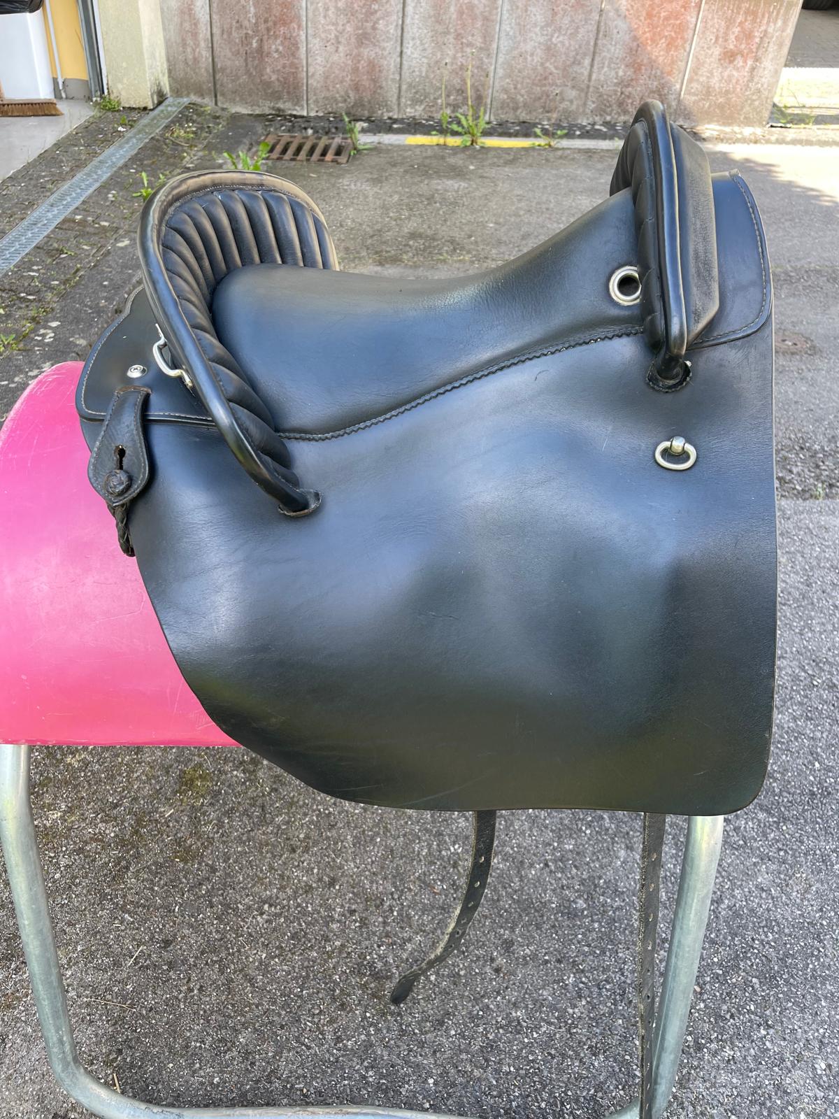 Deuber & Partner Ecuyer schwarz S2, Pferdesattel Shop