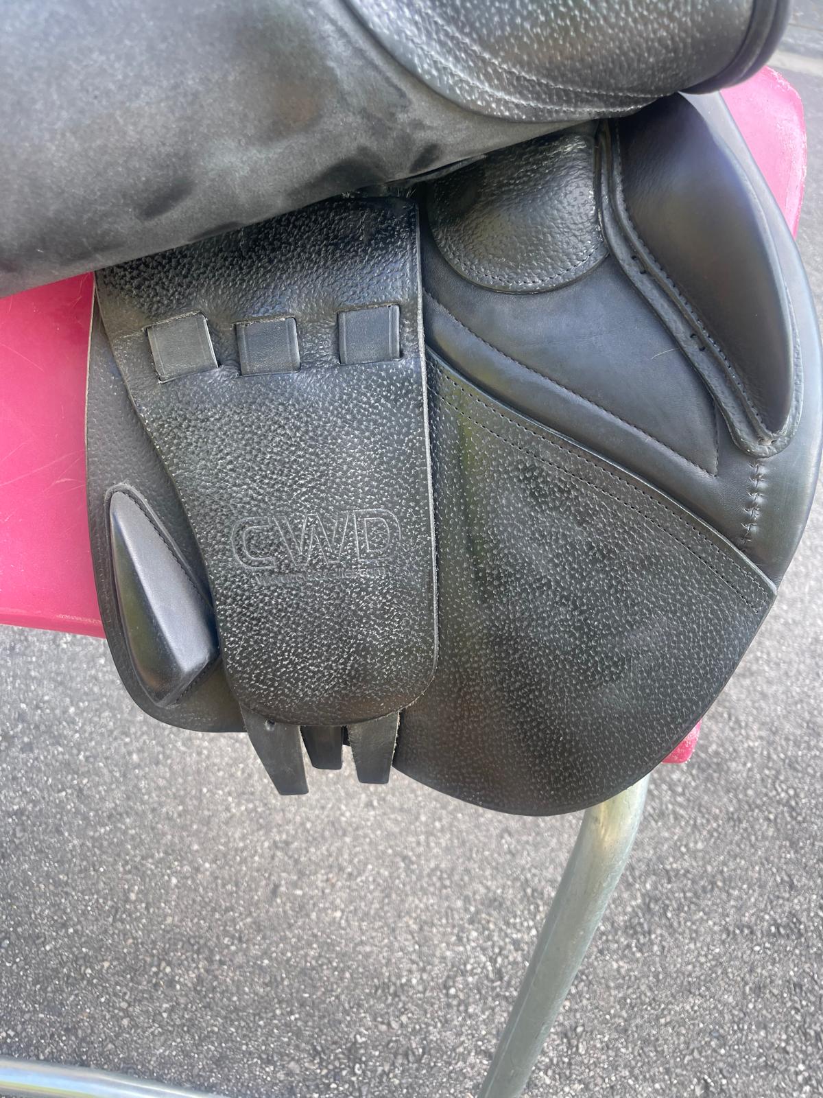 CWD SE01 17" Springsattel schwarz, Pferdesattel Shop