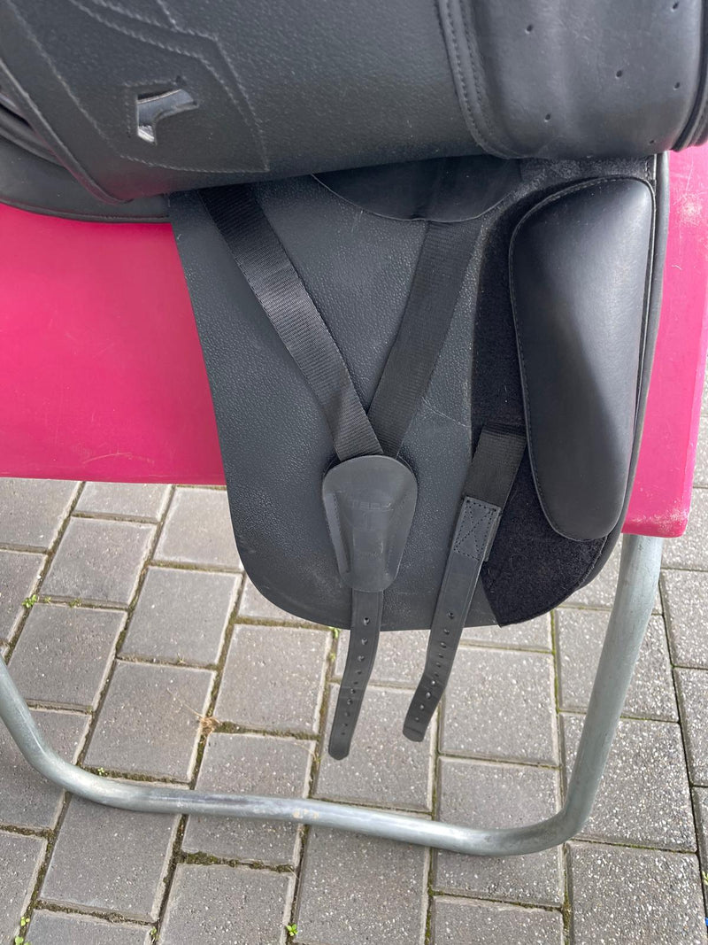 Tech 1 Dressursattel schwarz 17