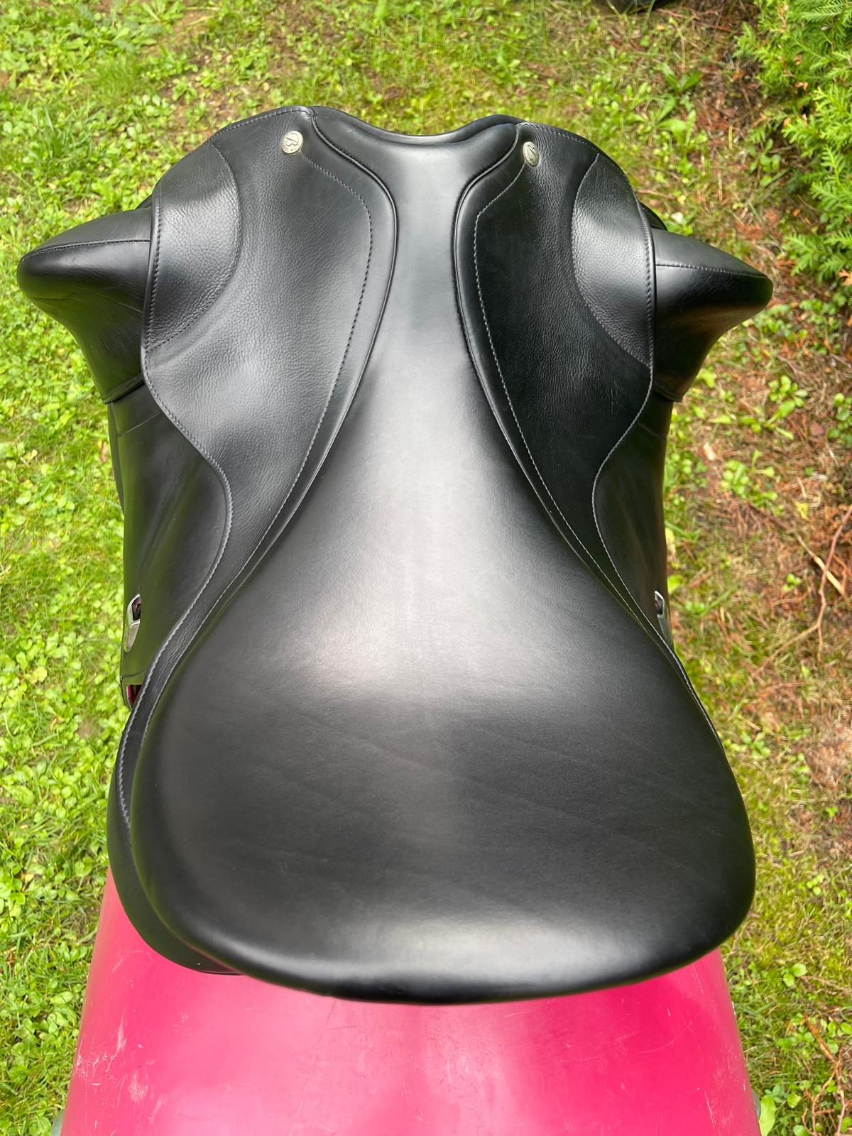 Bates Artiste Grösse 1  schwarz Dressursattel, Pferdesattel Shop