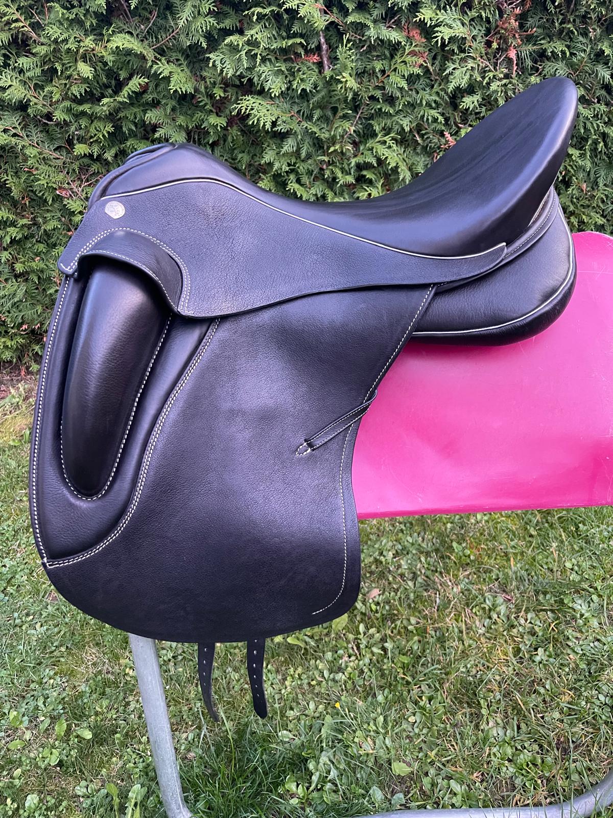 Sommer Novalis  "Galassia"  18" schwarz, Pferdesattel Shop