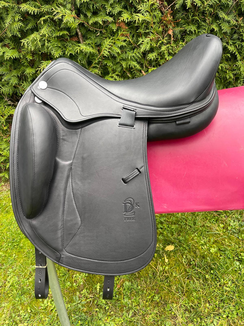 Prestige X-D2 K FREE 18" schwarz Dressursattel [NEU]