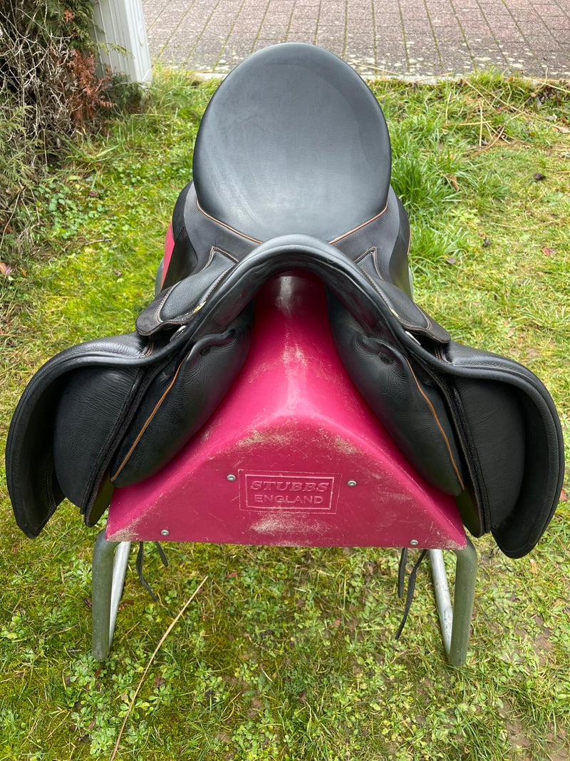 Sommer Diplomat DS  17,5" schwarz, Keder/Nähte Cognac Dressursattel