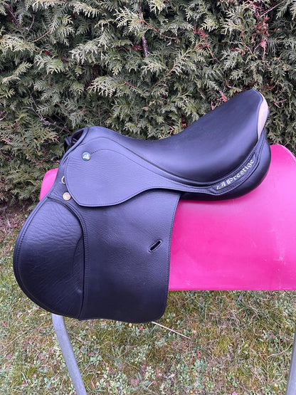 Prestige Elastic Professional Jump  17" schwarz KW 34 Springsattel, Pferdesattel Shop