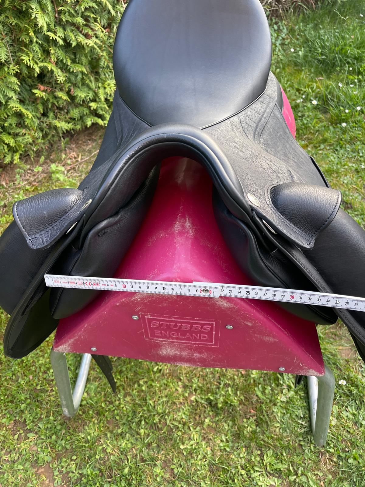 Sommer Novalis  "Marezzo"  17,5" schwarz [NEU], Pferdesattel Shop