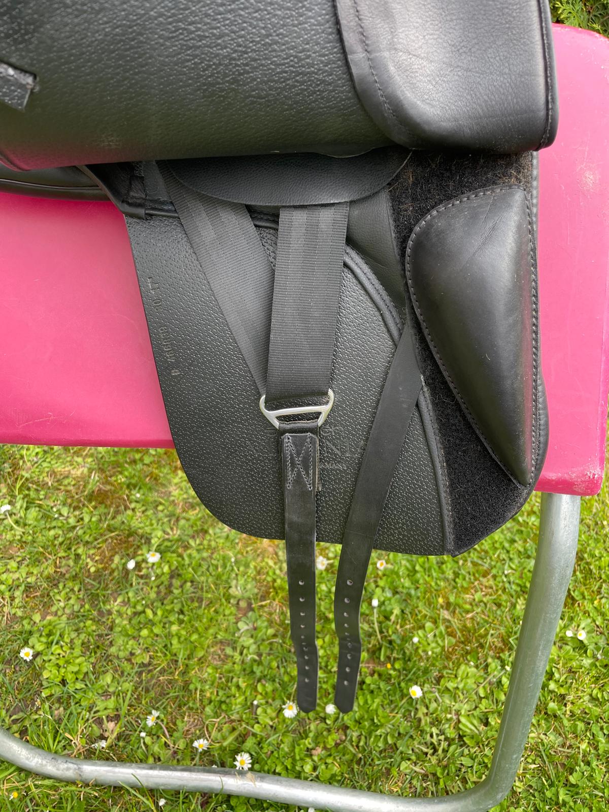 Stübben Virginia schwarz 17" Dressursattel, Pferdesattel Shop