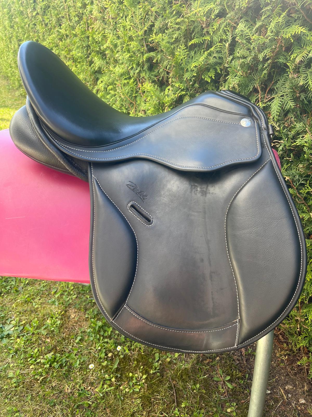 Zaldi VIelseitigkeitssattel Europa 2G 18" schwarz, Pferdesattel Shop