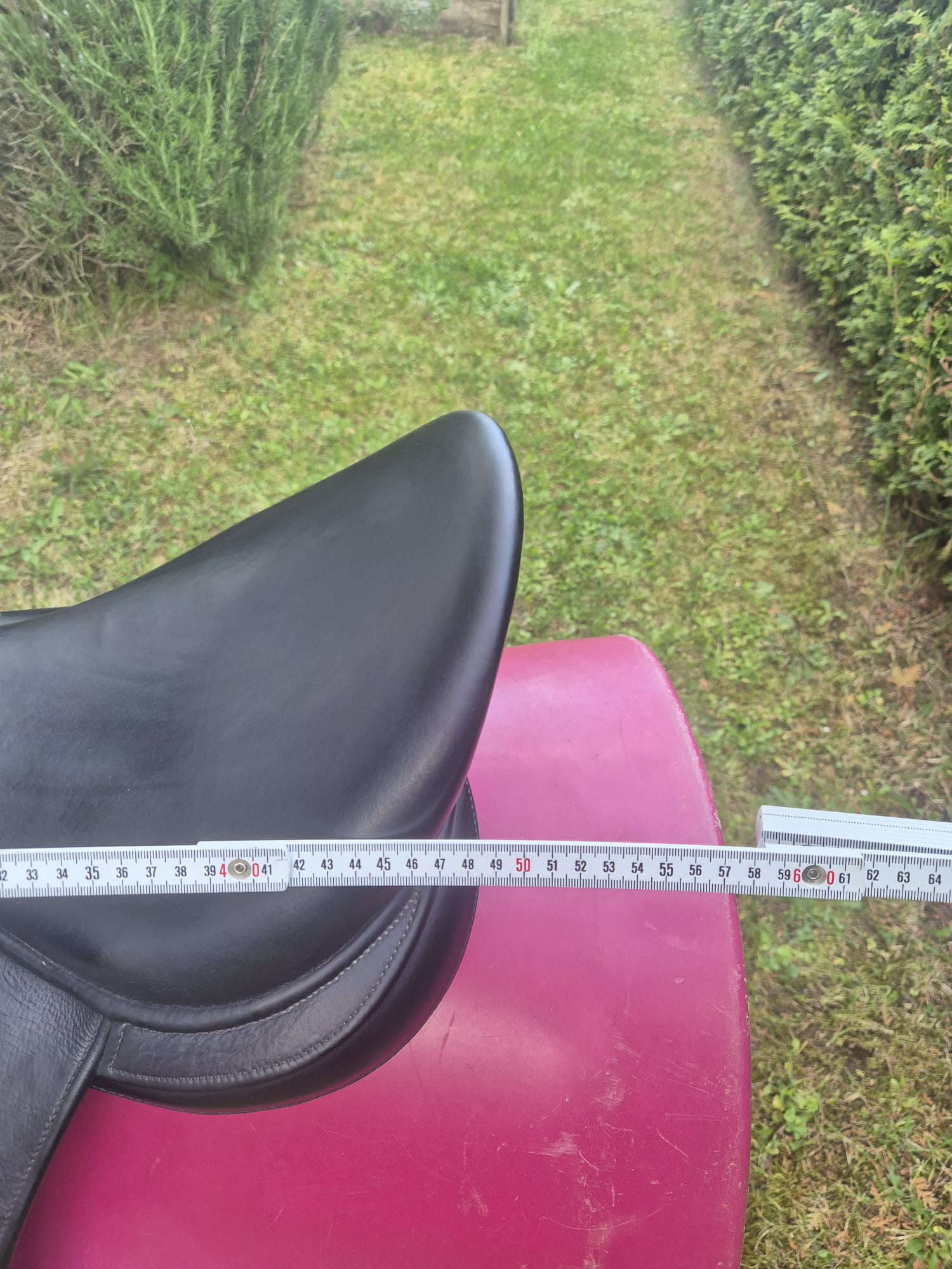 Childeric DPL 17,5" Schwarz Dressursattel, Pferdesattel Shop