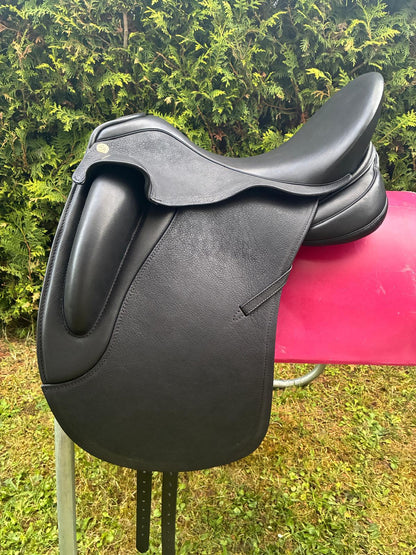 Sommer Novalis  "Lack"  17,5" schwarz [NEU] Pferdesattel Shop