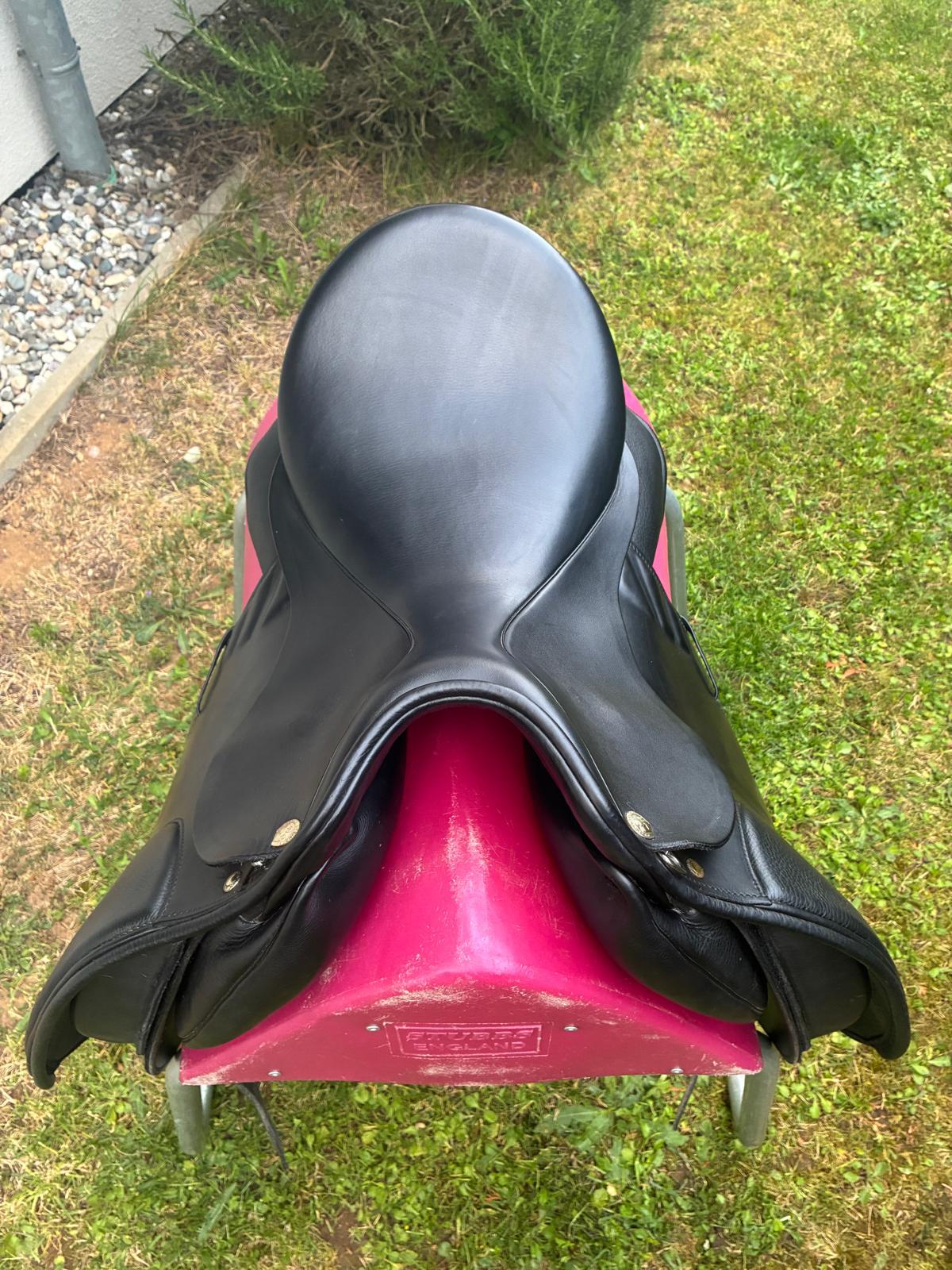Sommer Passion DS Halbmond "Galaxy 608" schwarz 17,5" Pferdesattel Shop