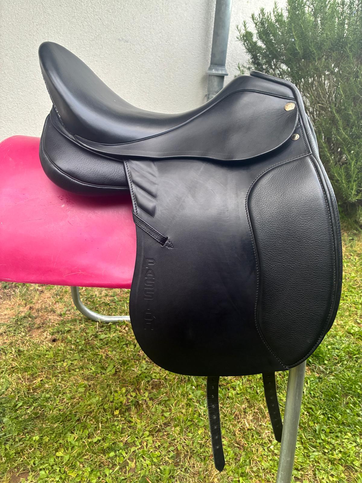 Sommer Passion DS Halbmond "Galaxy 608" schwarz 17,5" Pferdesattel Shop