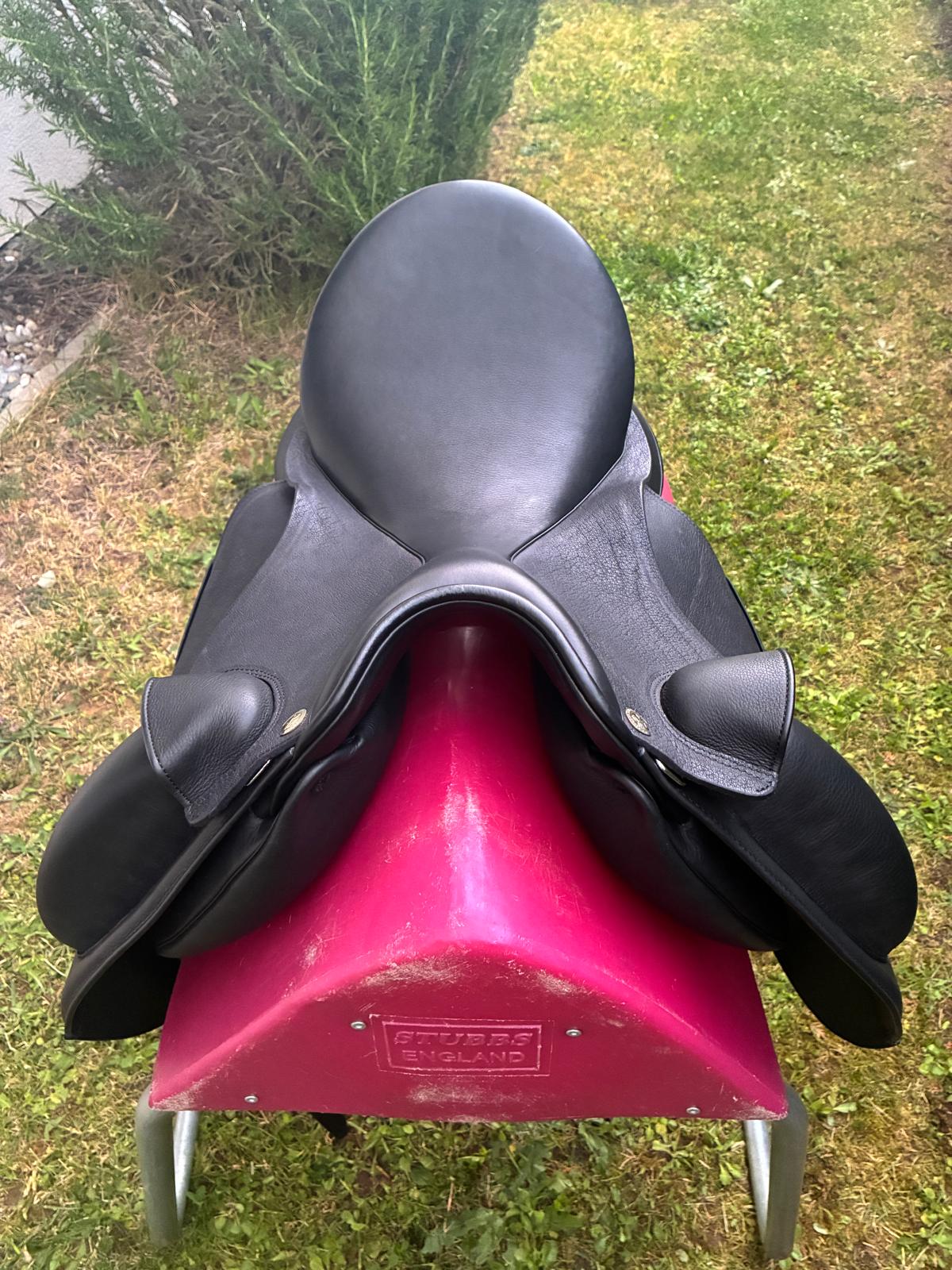Sommer Novalis  "Kroko Lack"  17,5" schwarz [NEU],Pferdesattel Shop