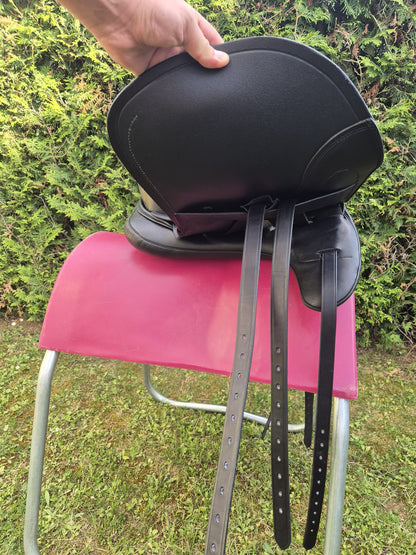 Sommer Novalis  "Lack  17,5" schwarz [NEU], Pferdesattel Shop