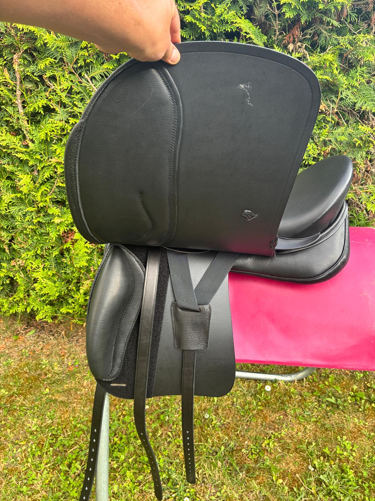 Sommer Opus Dressur 17,5" Performance Kissen schwarz [NEU], Pferdesattel Shop