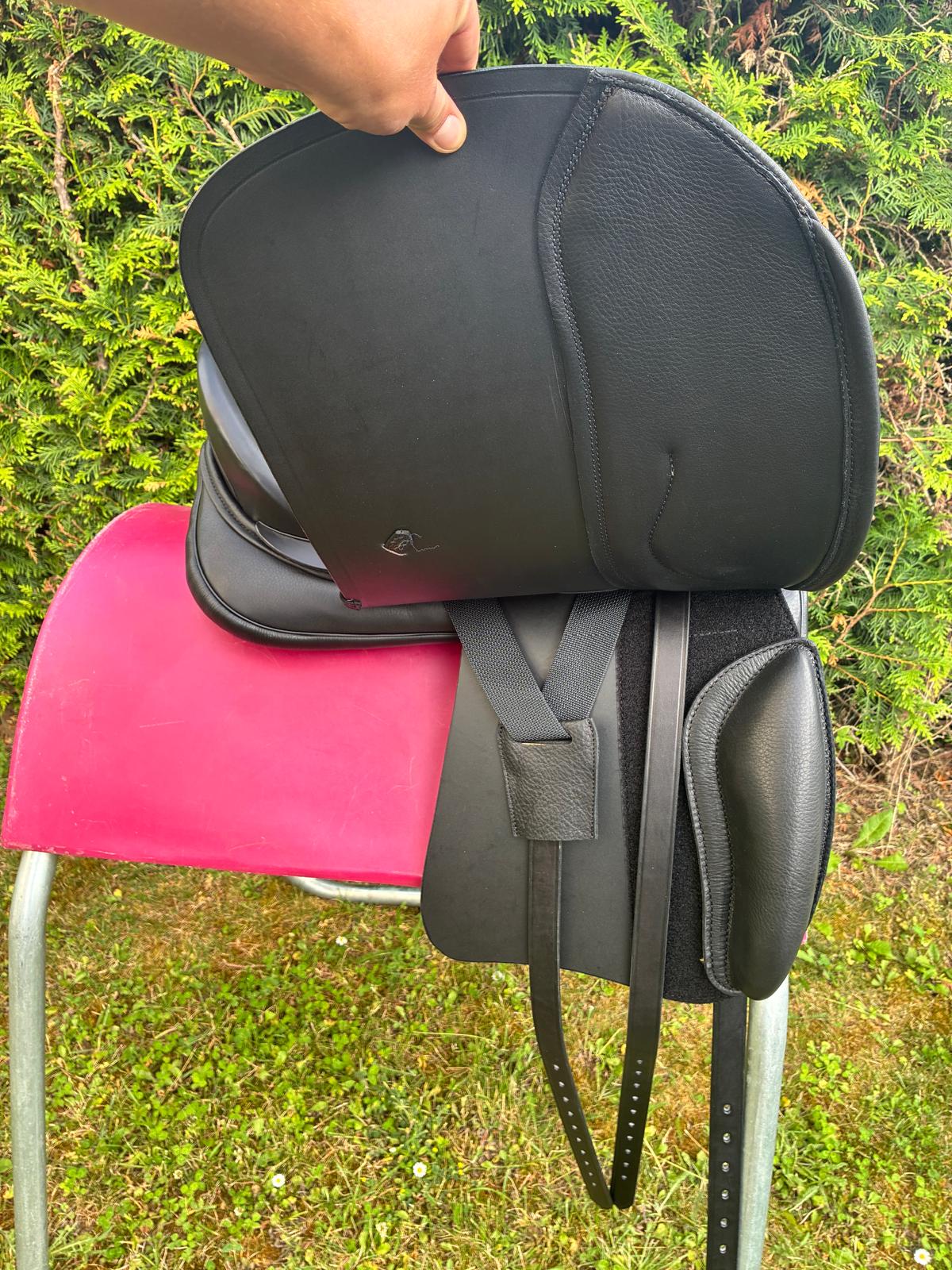 Sommer Opus Dressur 17,5" Performance Kissen schwarz [NEU], Pferdesattel Shop