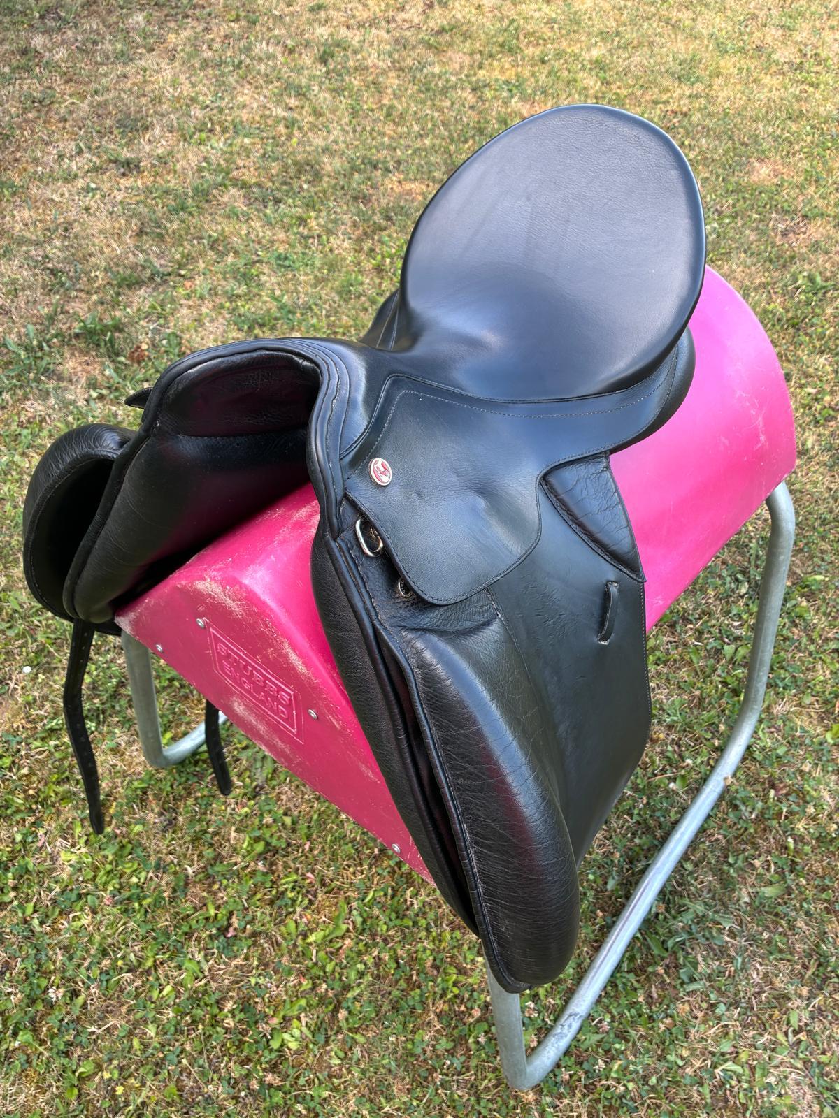 Kieffer Lusitano Evo  17" schwarz Dressursattel, Pferdesattel Shop