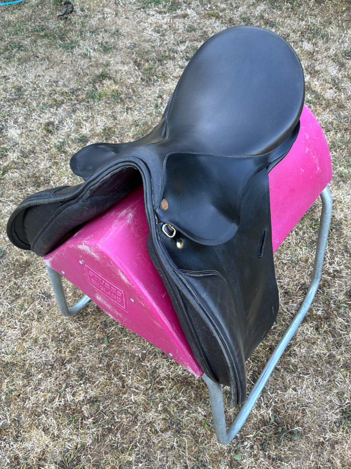 Biemann Riding Bach Dressursattel 17,5" schwarz, Pferdesattel Shop