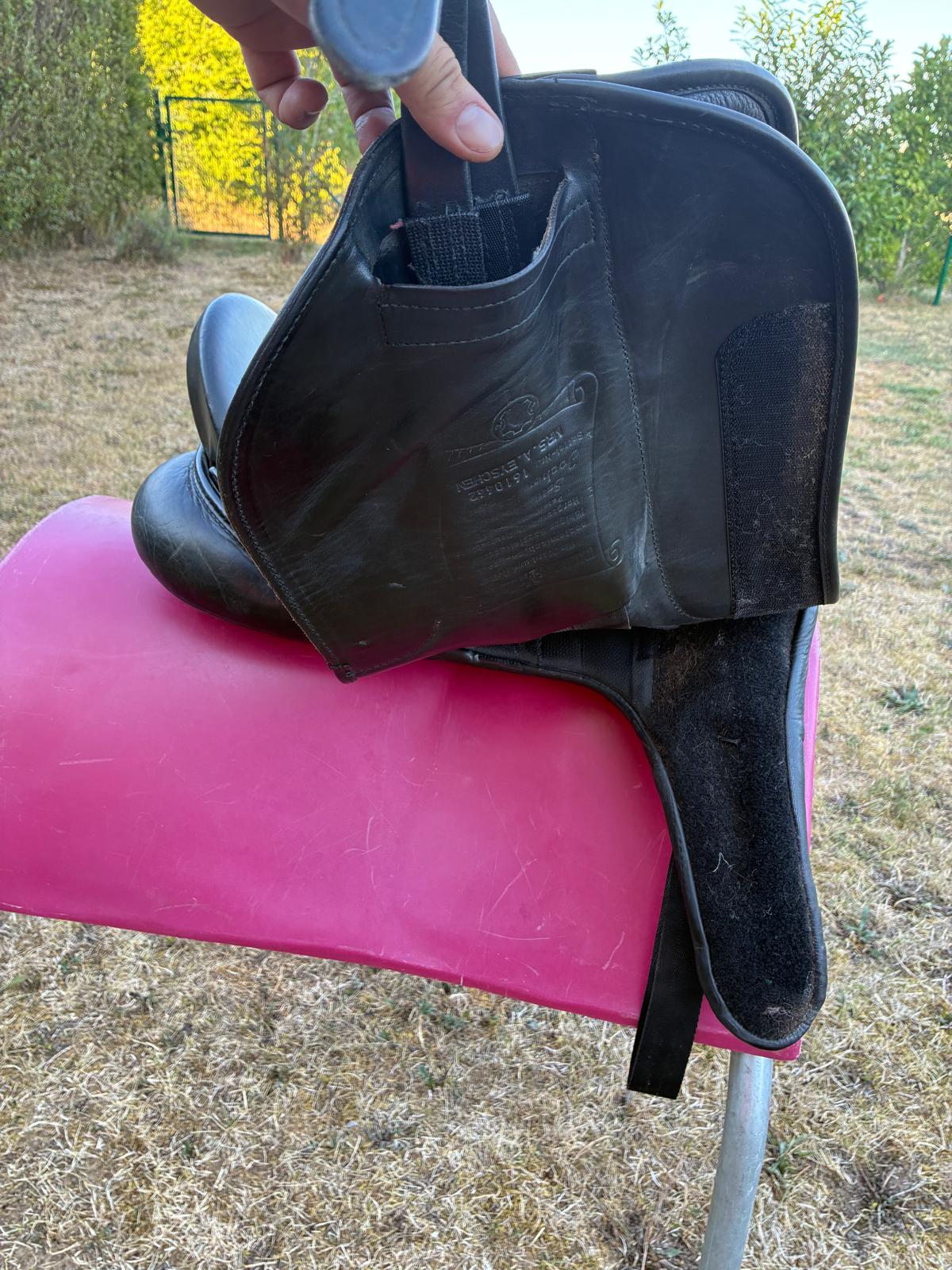 Hennig  Dressursattel 17,5-18 Zoll schwarz, Pferdesattel Shop