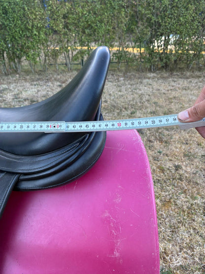 Childeric DSG 17,5" Schwarz Dressursattel, Pferdesattel Shop