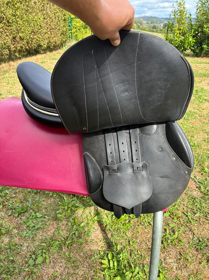 Butet Vielseitigkeitsattel  18" schwarz, Pferdesattel Shop