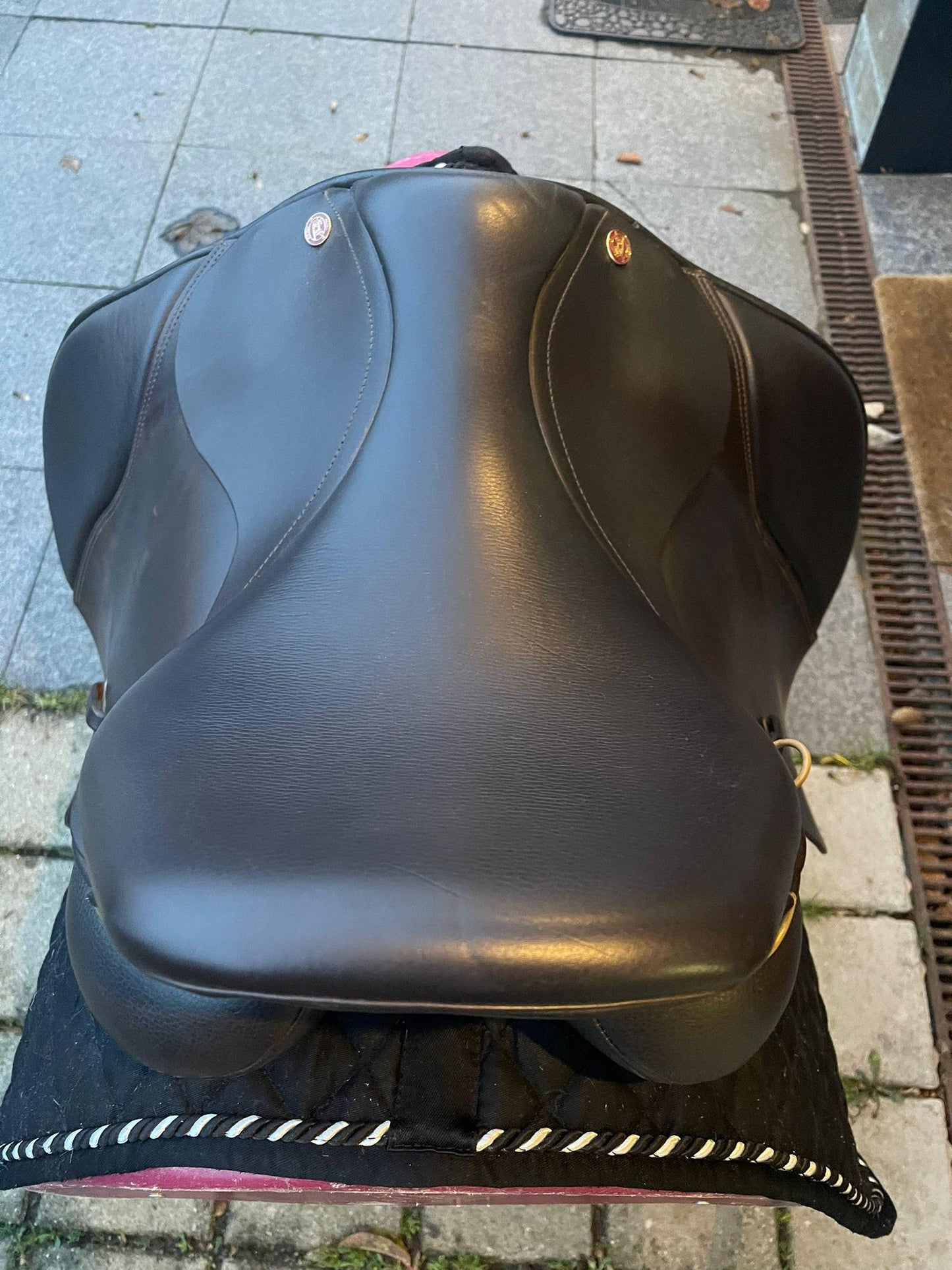 Kent and Masters Vielseitigkeitssattel Mocca 17,5“ - Pferdesattel Shop