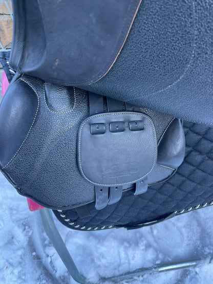 GK Springsattel Schwarz 17,5“ [NEU] - Pferdesattel Shop