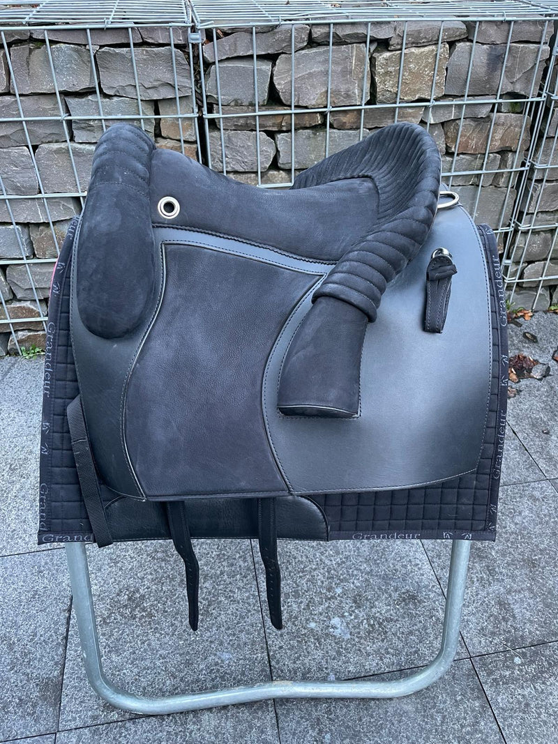 Deuber & Partner Amarant S2 schwarz Barocksattel