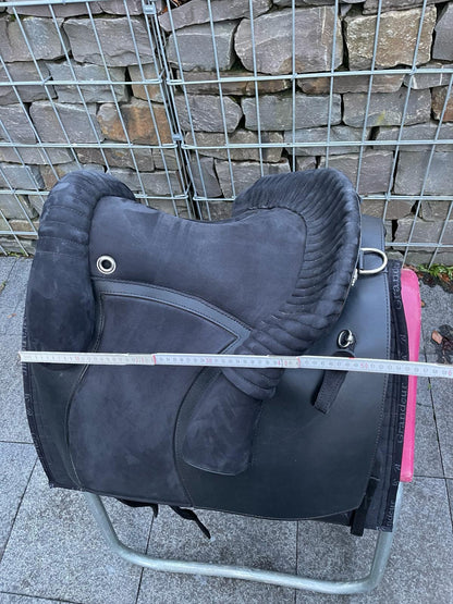Deuber & Partner Amarant S2 schwarz Barocksattel - Pferdesattel Shop