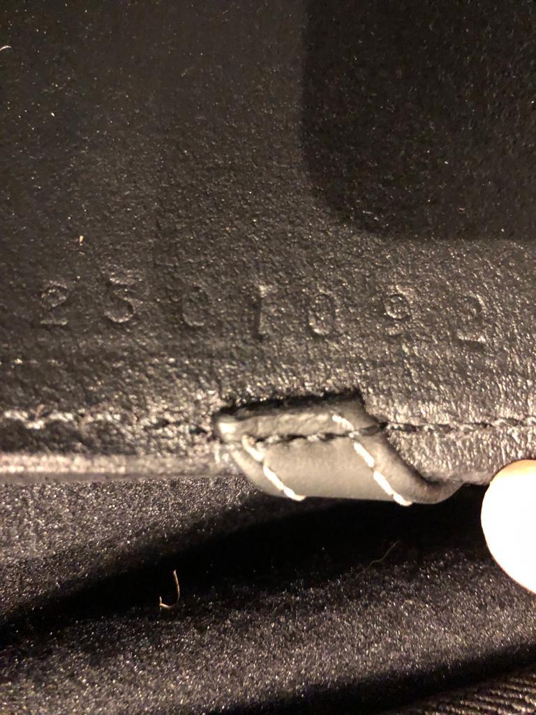 Sommer Novalis 17,5" Schwarz Dressursattel Nähte hellgrau [NEU] - Pferdesattel Shop